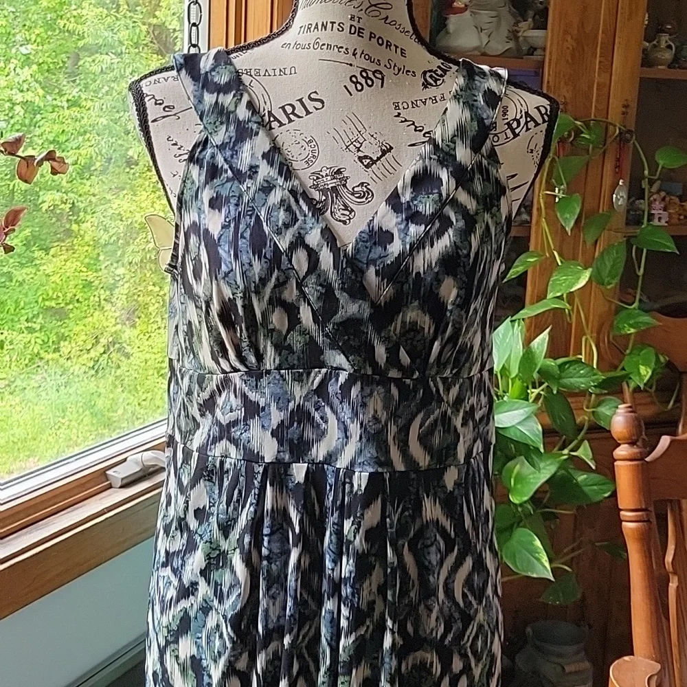 ACCESS DRESS - Picture 1 of 13